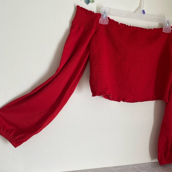 H&M Super cute Red tops 💕size XL
Long sleeve - Picture 5 of 8